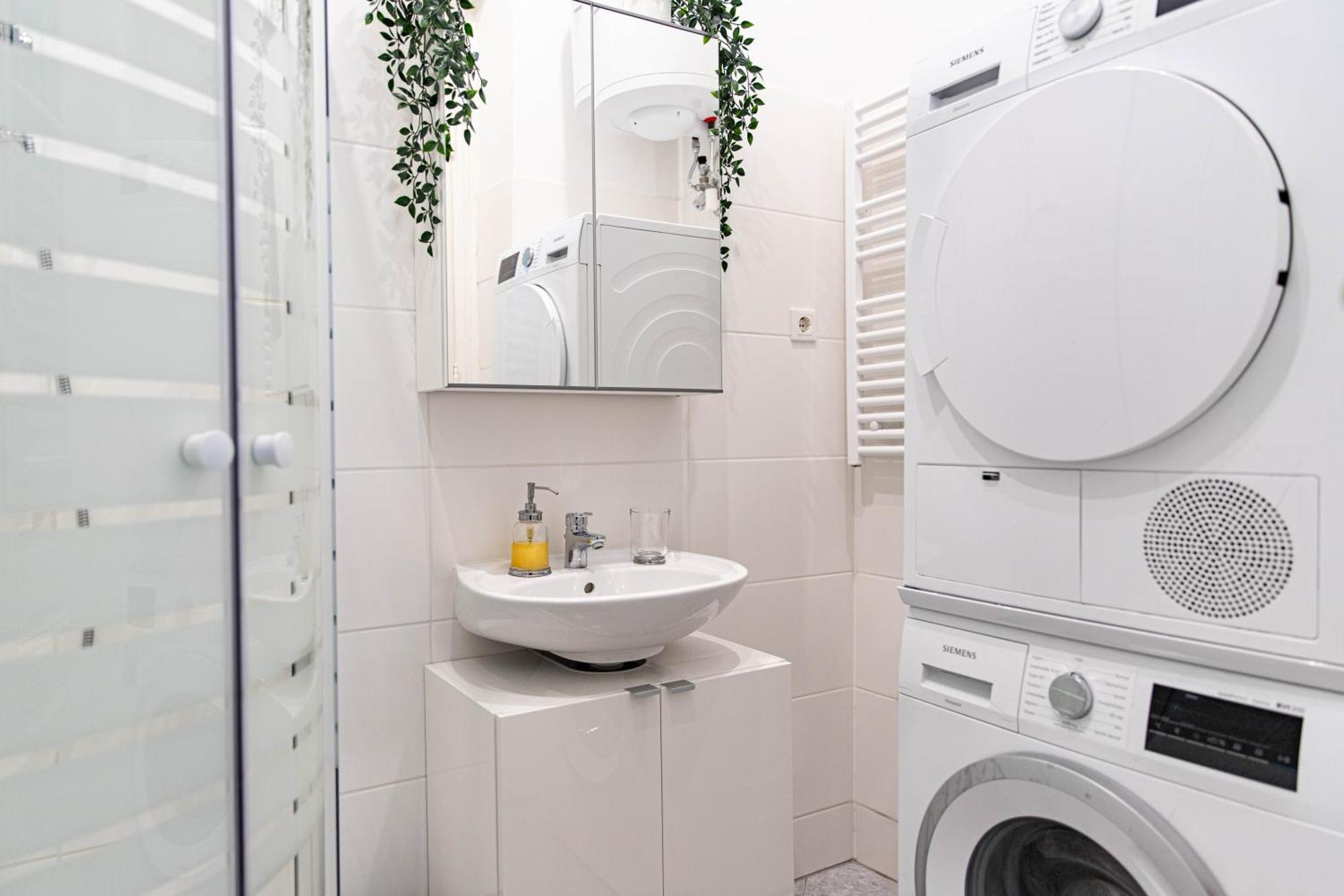 Spacious Apartment, 3 Min To U1 Reumannplatz Wenen Buitenkant foto
